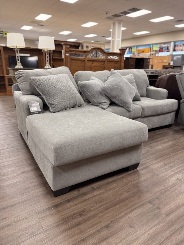 Keener LAF 2-PC Sectional