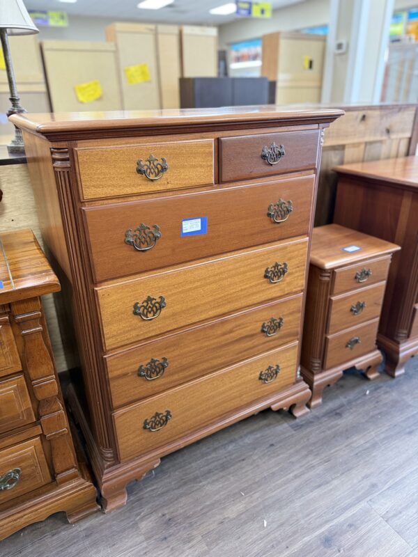 King Mahogany Chest of Drawers