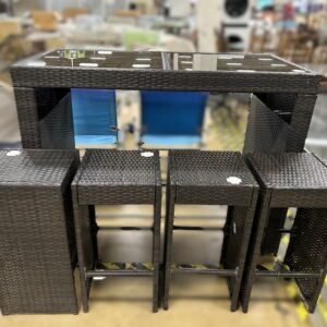 Outdoor Wicker Bar Set with Stools – Glass Top