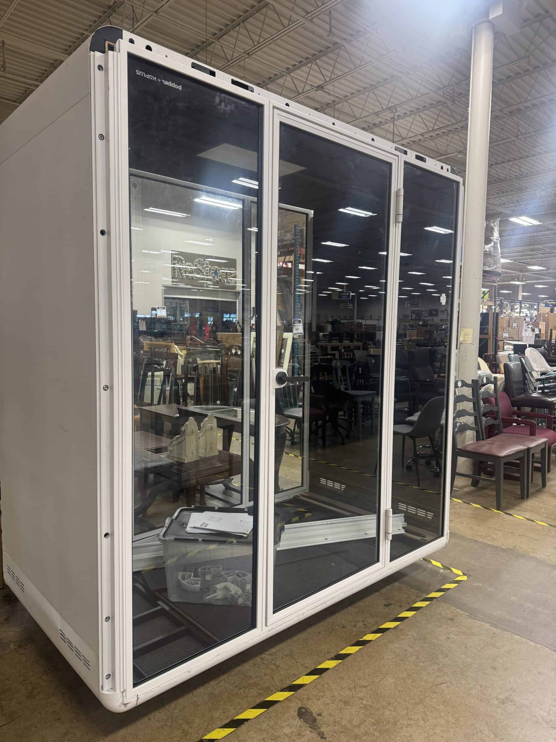 Modern Privacy Booth / Office Pod