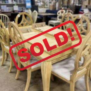 Dining Room Table & 6 Chair Set